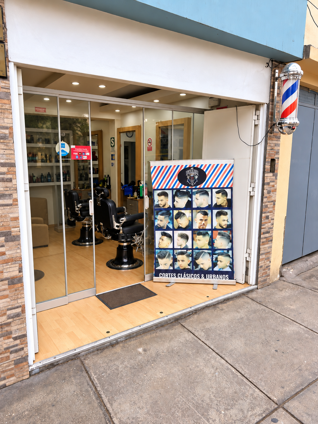 Corte de cabello en Noa's Barbershop